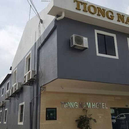 Tiong Nam Hotel Pasir Gudang Exteriör bild